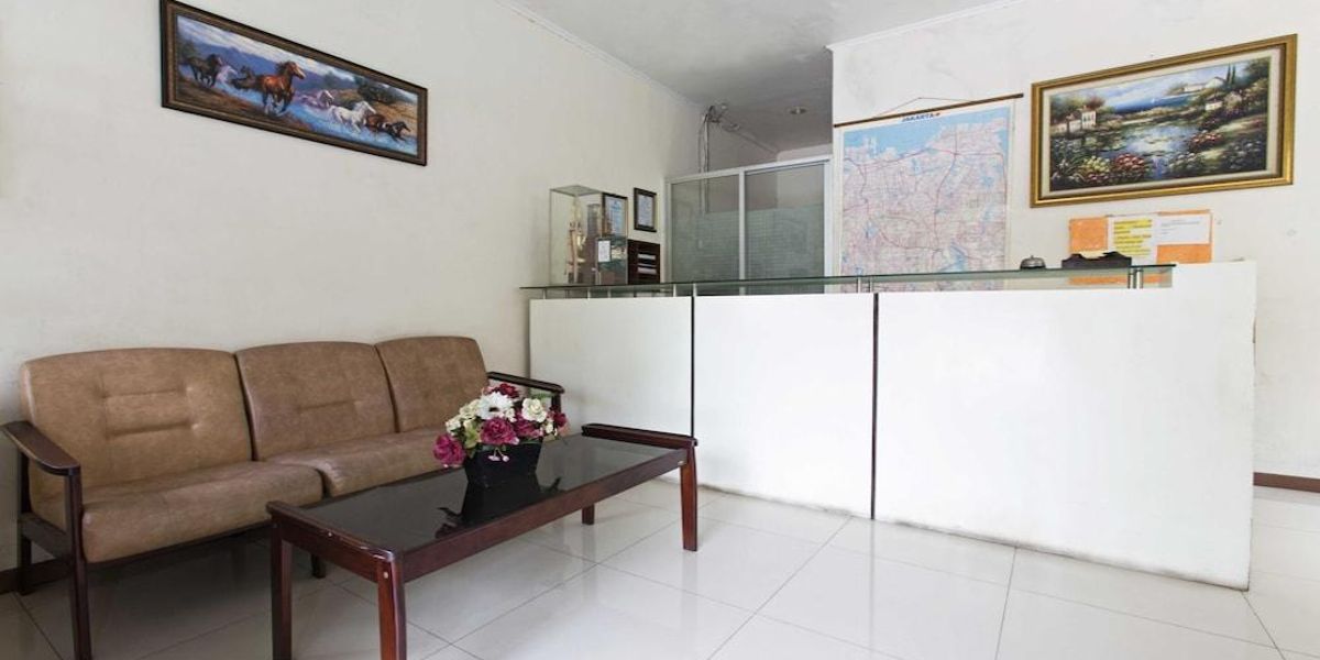 RedDoorz near Gondangdia Station (Jakarta  )