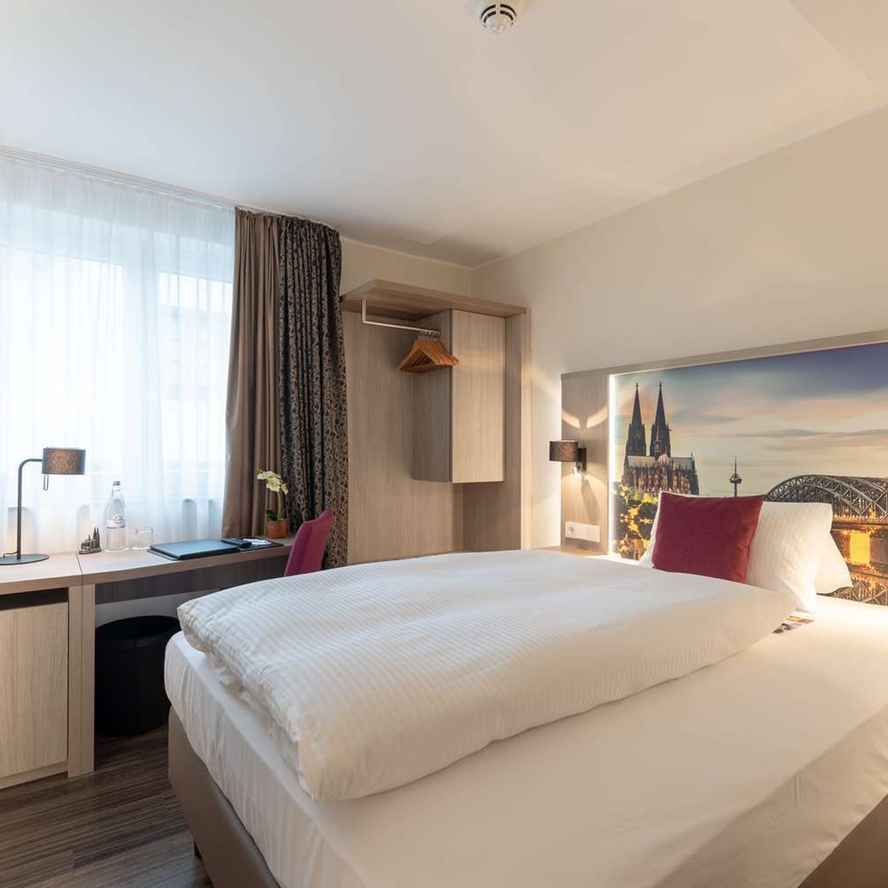 Hotel CityClass Caprice am Dom - Cologne - Great prices at HOTEL INFO