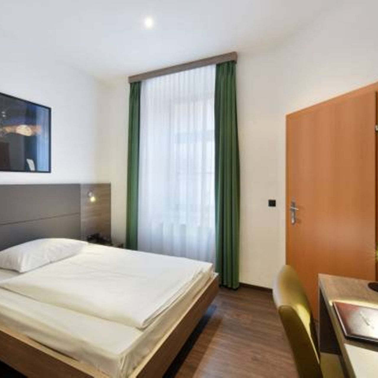 Hotel Lucia - Vienna - Great prices at HOTEL INFO