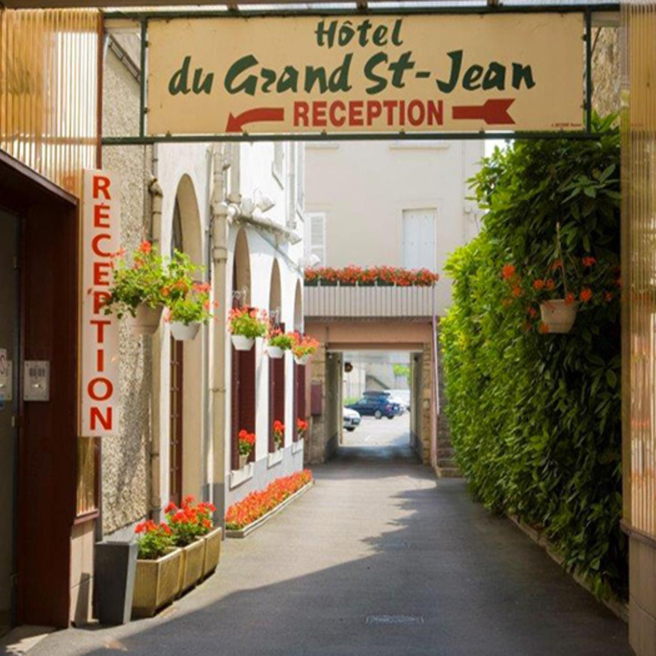 Brit Hotel au Grand Saint Jean - Beaune - Great prices at HOTEL INFO