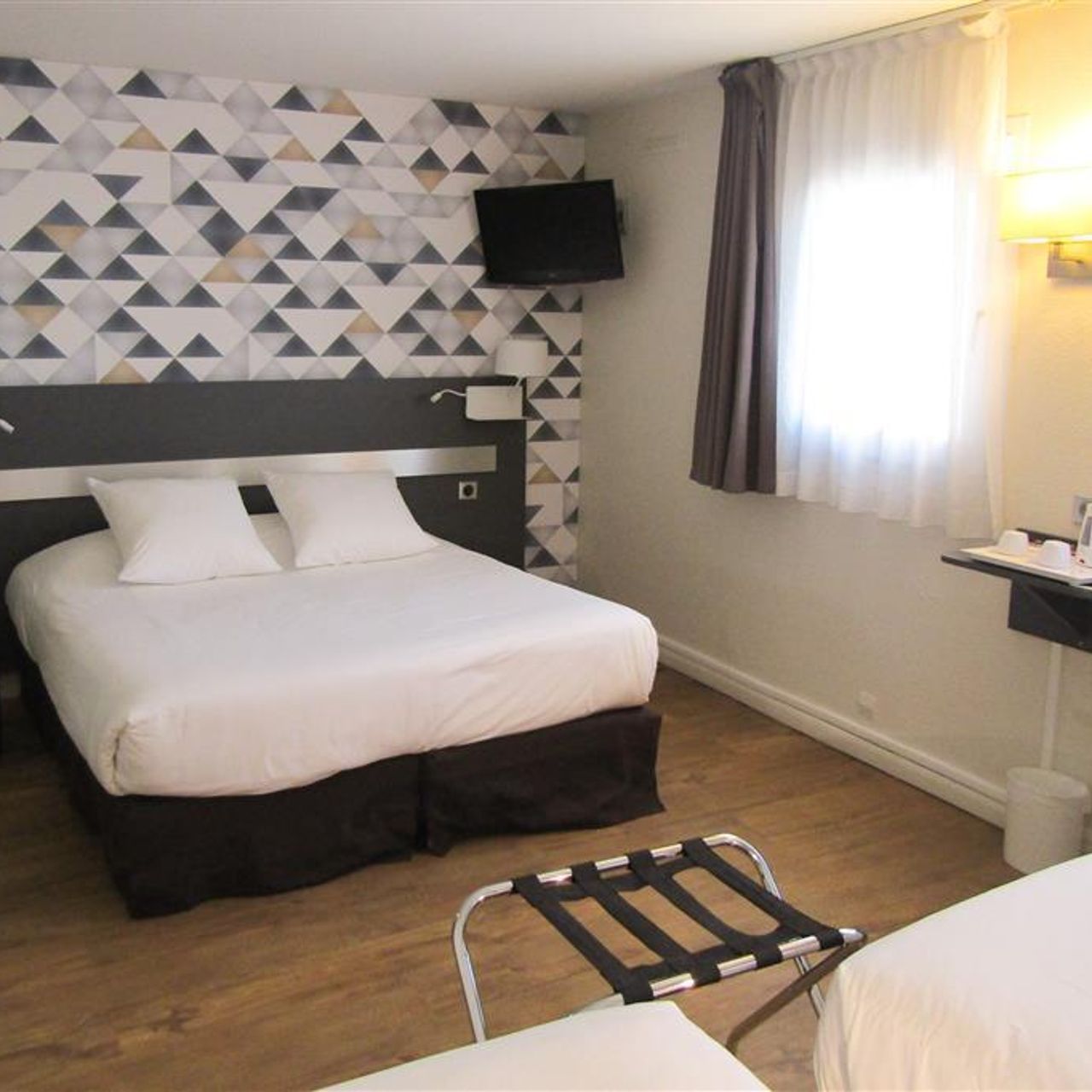 Comfort Paris Porte d'Ivry (ex Kyriad) - Ivry-sur-Seine - Great prices at  HOTEL INFO