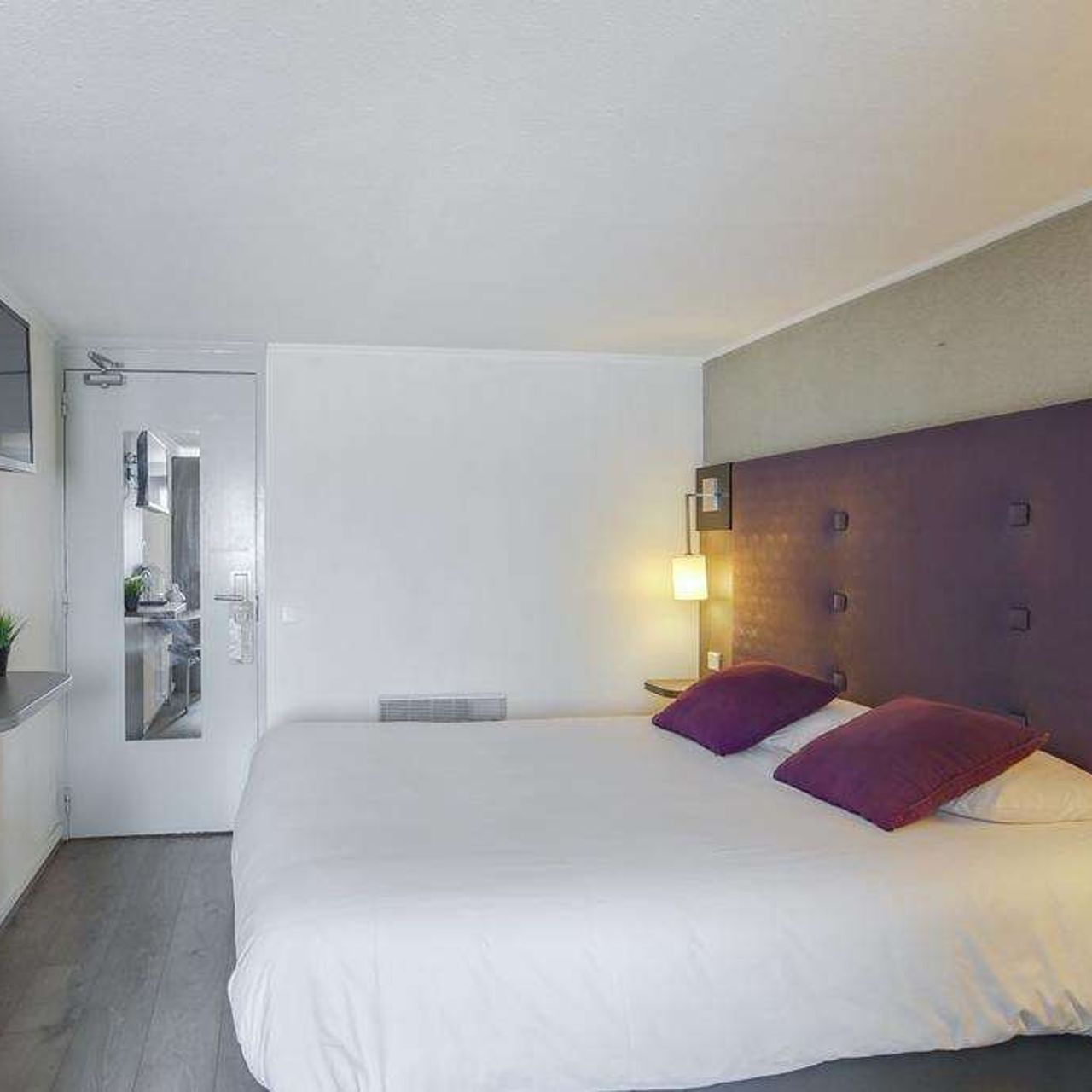Brit Hotel Reims La Neuvillette - HOTEL INFO