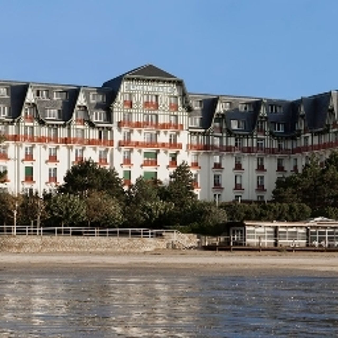 Hôtel Barrière L'Hermitage - La Baule-Escoublac - HOTEL INFO