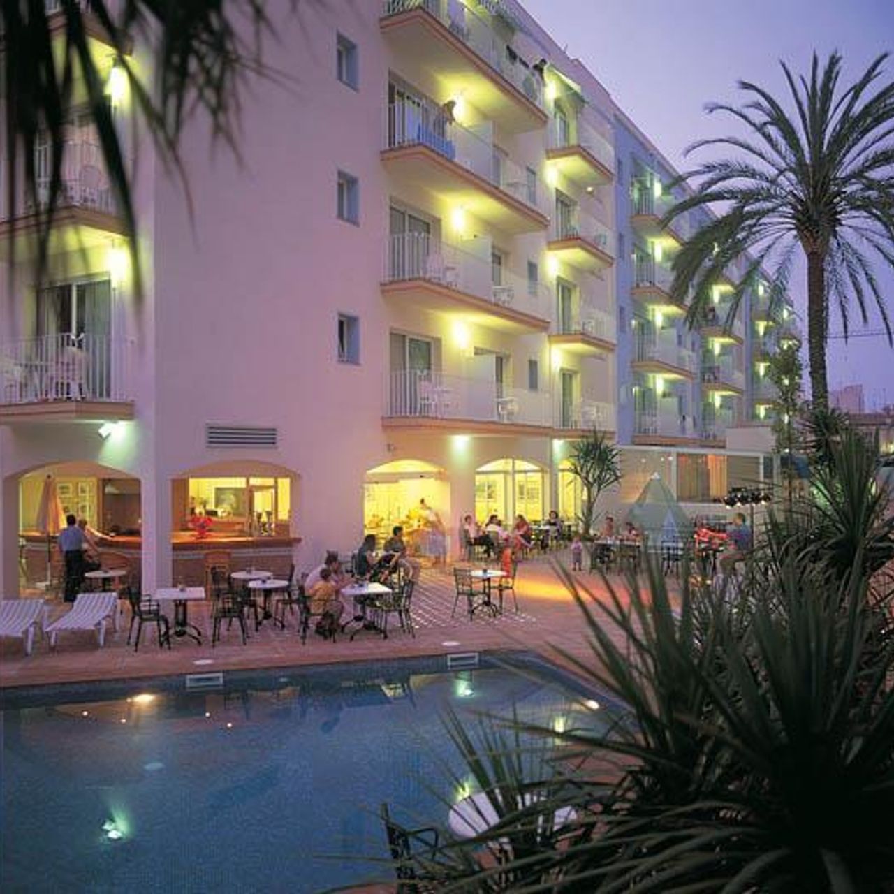Hotel Les Palmeres - Calella - Great prices at HOTEL INFO