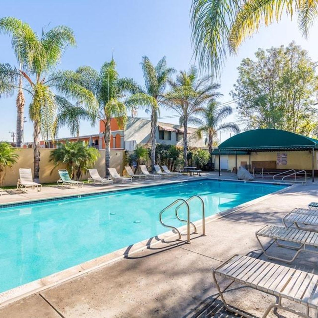 Colonial Pool and Spa Motel - Long Beach - Great prices at HOTEL INFO