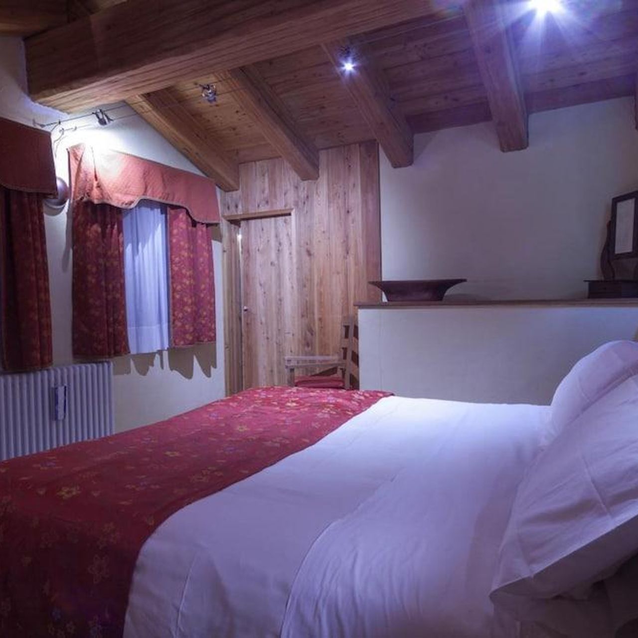 Hotel Maison Saint Jean - Courmayeur - Great prices at HOTEL INFO