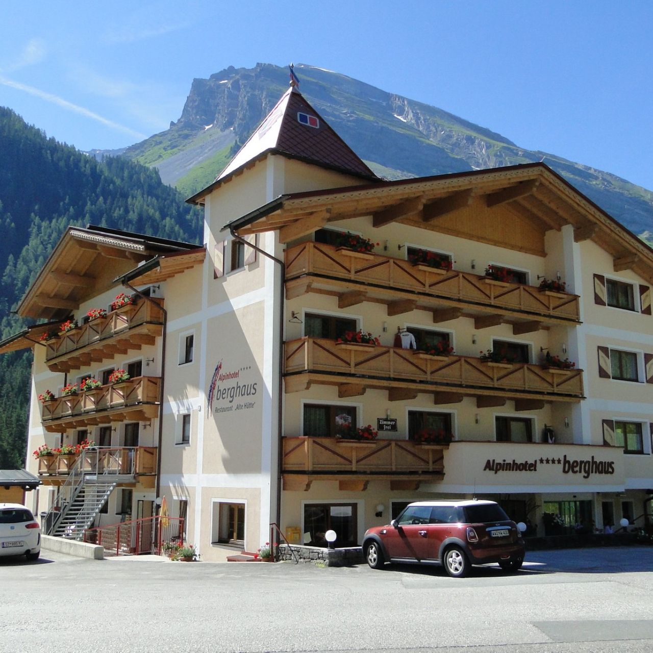 Alpinhotel Berghaus in Tux - HOTEL DE