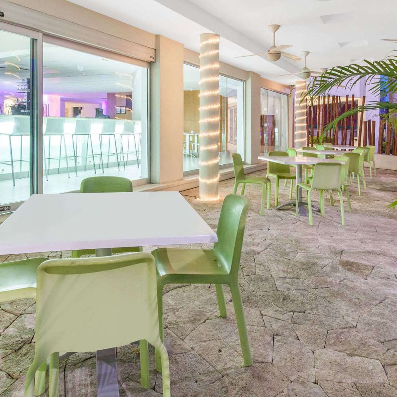Hotel Ramada Cancun Ramada Cancun City en Cancún - HOTEL INFO