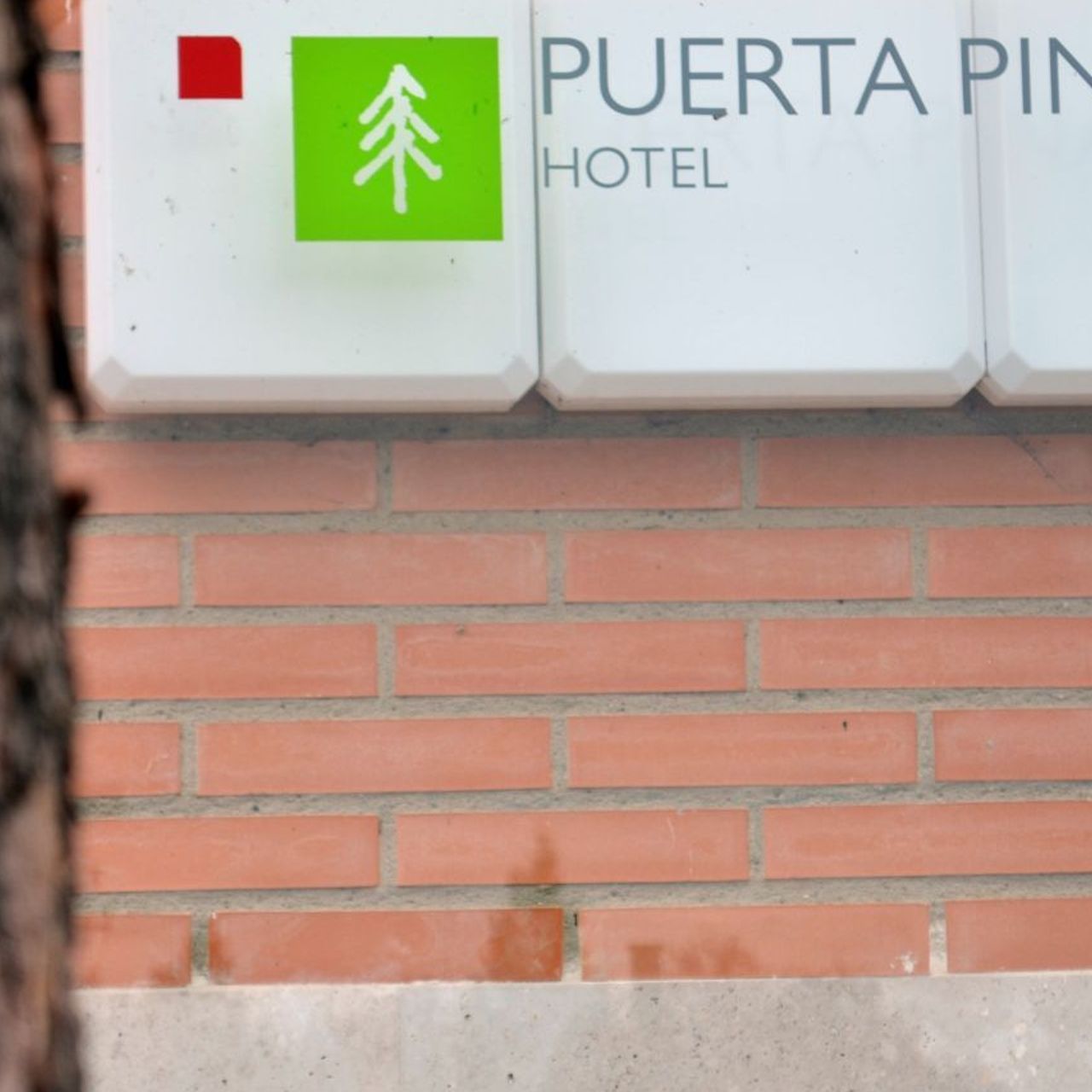 Hotel Puerta Pinares en Abejar - HOTEL INFO