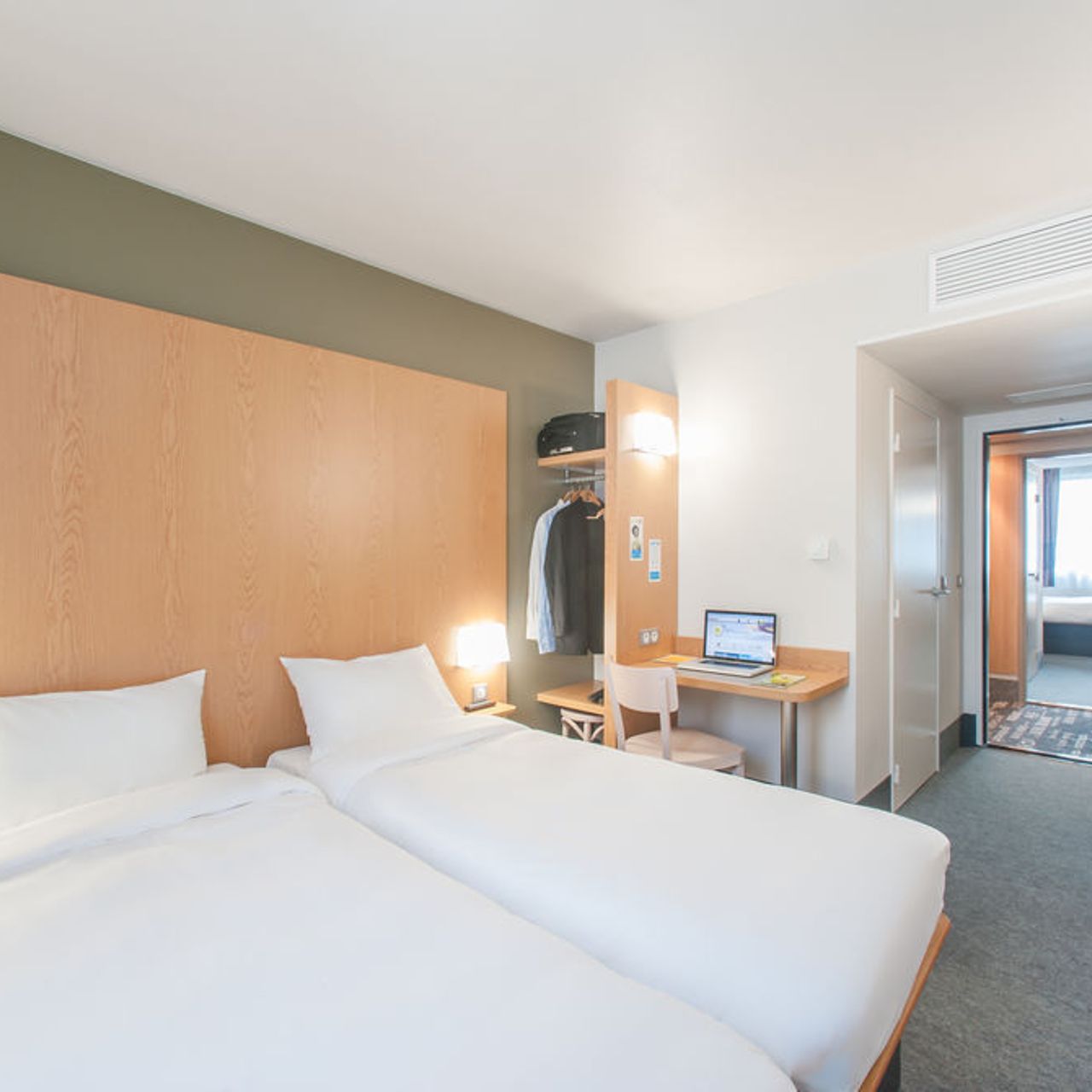 Hotel B-B PARIS PORTE DES LILAS - Paris - Great prices at HOTEL INFO
