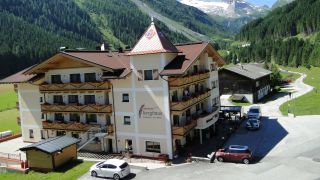 حدود سناك موفق hotel berghaus tux zillertal - myfirstdirectorship.com