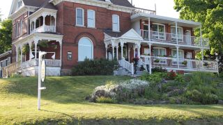 Hotel Niagara Grandview Manor 4 Hrs Star Hotel In Niagara