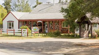 Hotel Rose Cottage Bed Breakfast 2 Hrs Star Hotel In Valemount