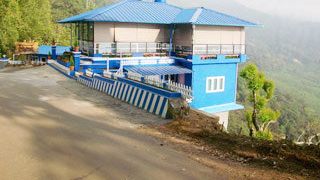 Hotel Hollyhock 1 Hrs Star Hotel In Munnar - 
