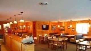 Red Door Resort Motel 2 Hrs Star Hotel In Wealthwood