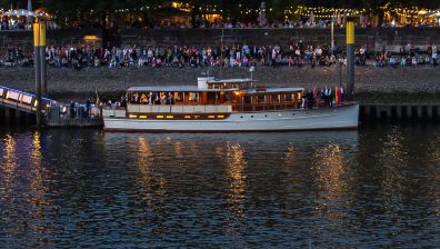 Hotelempfehlung - Hotelschiff Nedeva Check In bis 18 UHR - telefonisch anmelden - Bremen