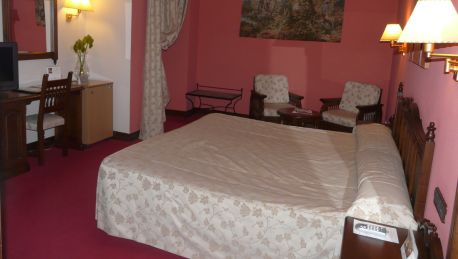 Hotel Los Agustinos 4 Hrs Star Hotel In Haro - 