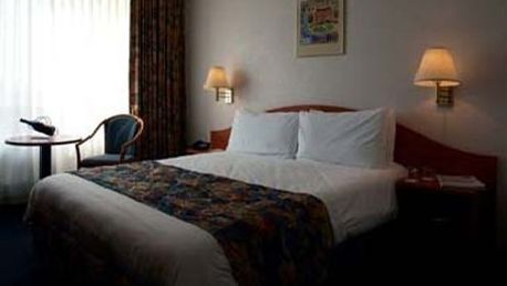 Hotel Ramada Parc 4 Hrs Star Hotel In Bucharest - 