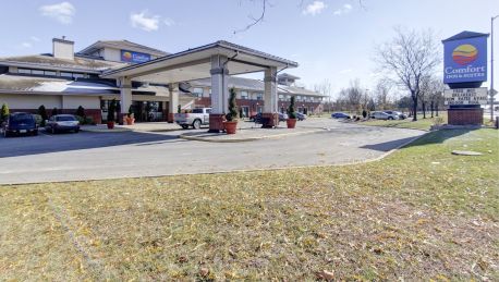 Comfort Inn And Suites Ambassador Bridge In Windsor