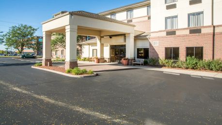 Comfort Inn And Suites West Chester Nort In Beckett Ridge