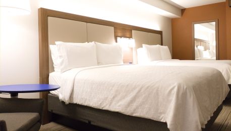 Holiday Inn Express Suites Seattle Sea Tac Airport 3 Hrs