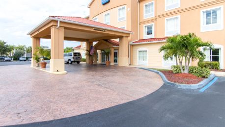 Comfort Inn And Suites Airport In Fort Myers
