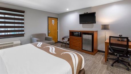 Quality Inn Near Hollywood Walk Of Fame In Los Angeles