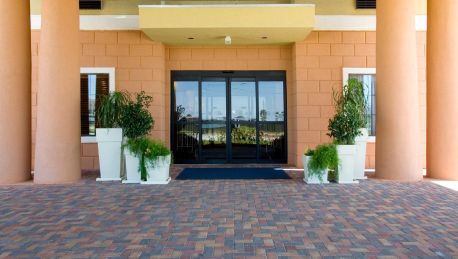 Holiday Inn Express Suites Kingsville 2 Hrs Star Hotel - 