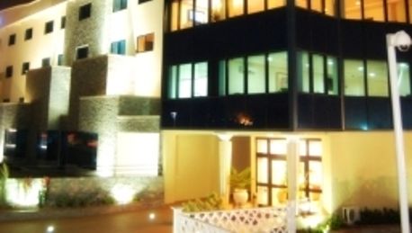 Oak Plaza Hotel East Airport Accra 3 Hrs Sterne Hotel Bei