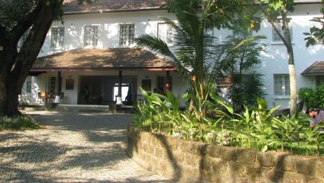 Old Lighthouse Bristow Hotel Cochin 4 Hrs Sterne Hotel Bei Hrs Mit Gratis Leistungen Cherai beach, cherai beach junction (south),near cherai beach resort. hrs