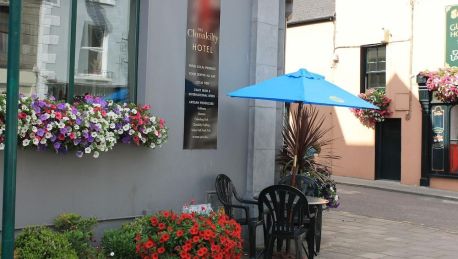 The Clonakilty Hotel Rosscarbery Cork 3 Hrs Sterne Hotel Bei Hrs Mit Gratis Leistungen Michael collins house and temblebryan stone circle are local landmarks, and some of the area's activities can be experienced at west cork model. hrs