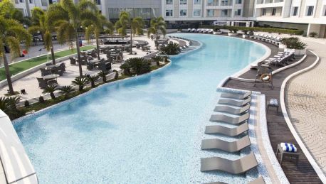 The Deltin Hotel Daman 4 Hrs Sterne Hotel Bei Hrs Mit Gratis Leistungen The property is 3 km from daman bus station, 7 km from vapi railway station and surat airport is 122 km away.