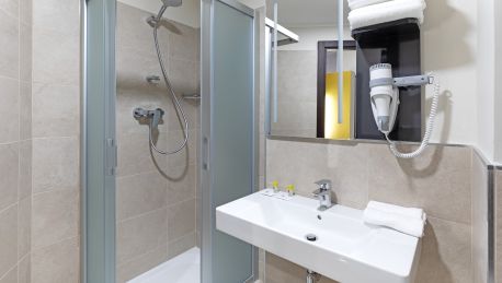 Bb Hotel Roma Fiumicino 3 Hrs Star Hotel - 