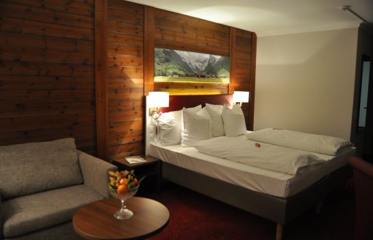 Doppelzimmer Komfort H+ Hotel & SPA Engelberg