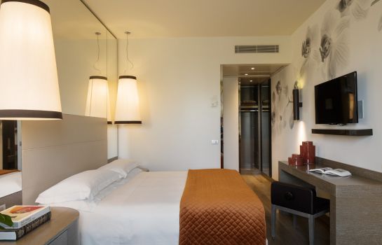 Starhotels Echo - Milan – Great prices at HOTEL INFO