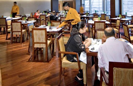 Hotel Novotel Mumbai Juhu Beach In Mumbai Bombay Hotel De Strategic location with comprehensive facilities which provide modern comfort, a unique feeling of spaciousness, and contemporary décor for business and leisure travelers. hotel novotel mumbai juhu beach in