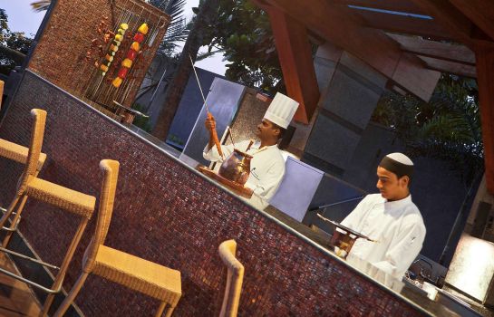 Hotel Novotel Mumbai Juhu Beach In Mumbai Bombay Hotel De Thr hotel restaurant has enough menu options and location is the best near juhu beach. hotel novotel mumbai juhu beach in