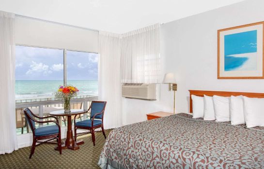 Suite Days Hotel by Wyndham Thunderbird Beach Resort