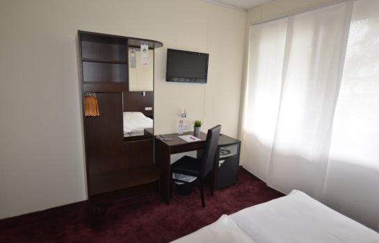 Chambre double (confort) AAA Budget Hotel