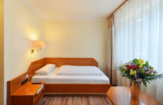 Hotel Bellevue Dusseldorf Great Prices At Hotel Info