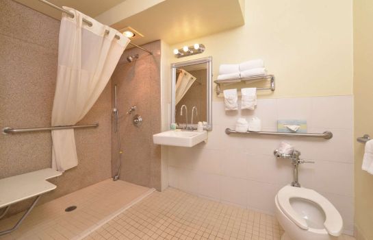Zimmer Quality Inn and Suites Montebello - Los