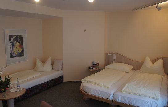 Stadthotel Engel Ettlingen Great Prices At Hotel Info