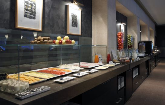 Breakfast buffet NH Collection Roma Centro