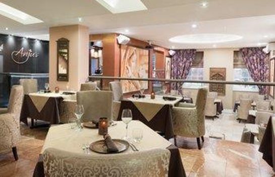 Restaurant Ramada Resort By Wyndham Park Hall Wolverhampton