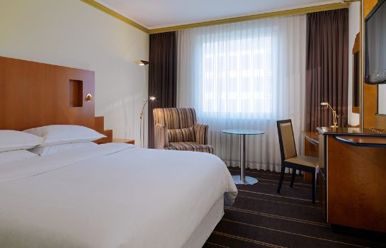 Double room (standard) Sheraton Palace Hotel Moscow