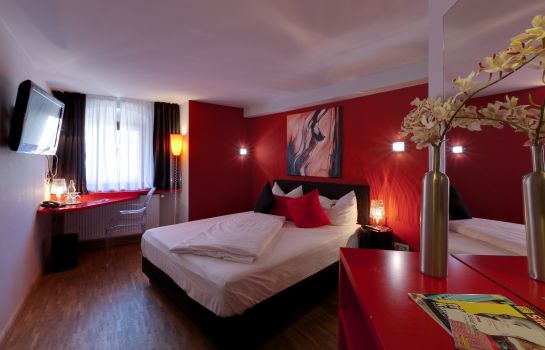 Room Roter Hahn