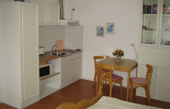Küche im Zimmer Zum Knurrhahn