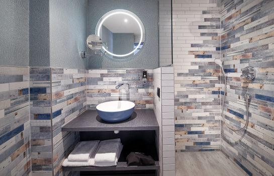 Bathroom Inntel Hotels Rotterdam Centre