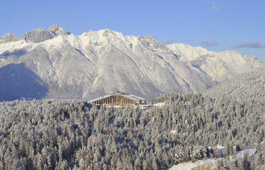 Außenansicht Interalpen-Hotel Tyrol