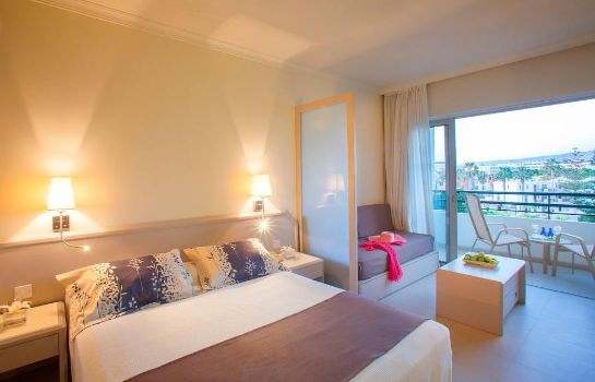 Hotel Louis Imperial Beach In Pafos Hotel De